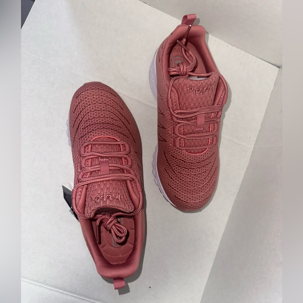 Propet Women's Tour Knit Sneakers size 6